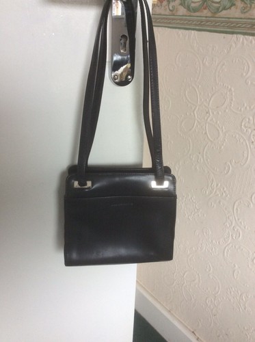 Liz claiborne small black - liz,