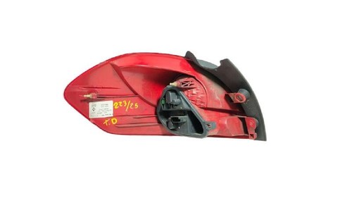 8200586844 right taillight