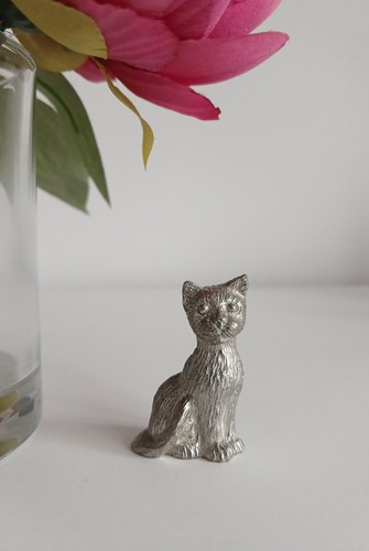 Vintage pewter miniature cat - pewter,