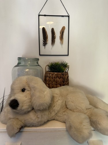 Pms large huge laying down - large/huge,