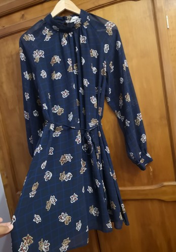 Beautiful navy colour - navy,