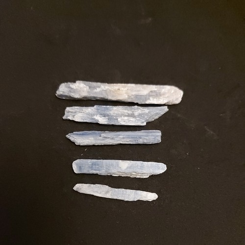 Blue kyanite peices natural - kyanite,
