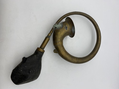 Vintage early auto - auto, horn