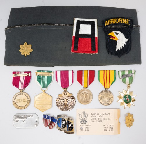 Vietnam war major medal - vietnam,