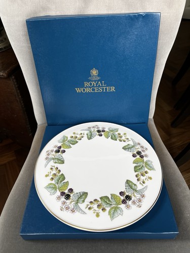 Royal worcester lavinia cake - lavinia,