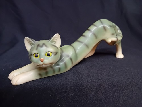 Vintage ceramic stretching - vintage,