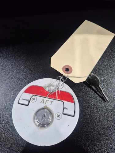 Piper aircraft fuel tank cap - aircraft,