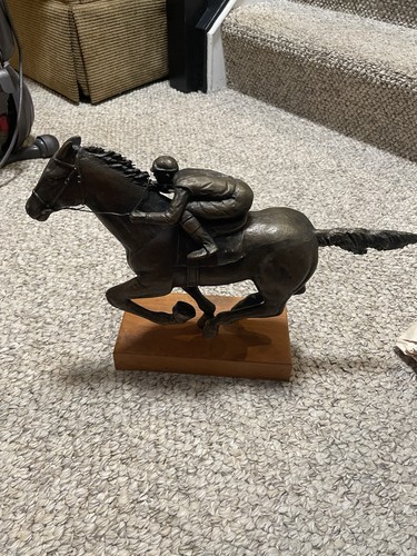 Bronze caste racing horse - bronze,