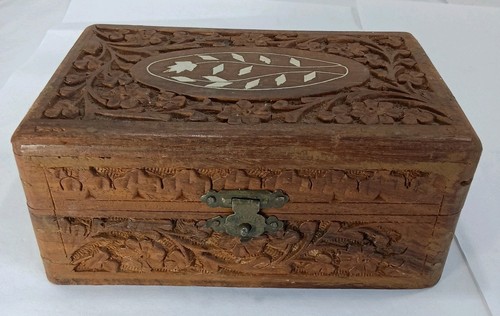 Carved wood jewellery - carved,