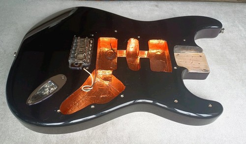 Stratocaster style hsh black - style,
