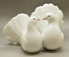 LLADRO Couple of Doves Kissing