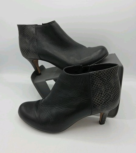 Women clarks soft leather - women’s,