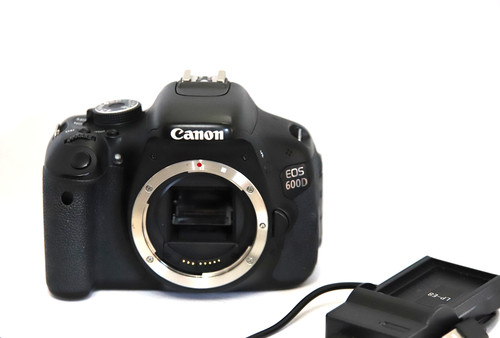 Canon eos 600d 18mp dslr - eos,