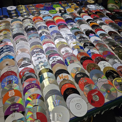 Huge lot 300 disc only - of, 300+
