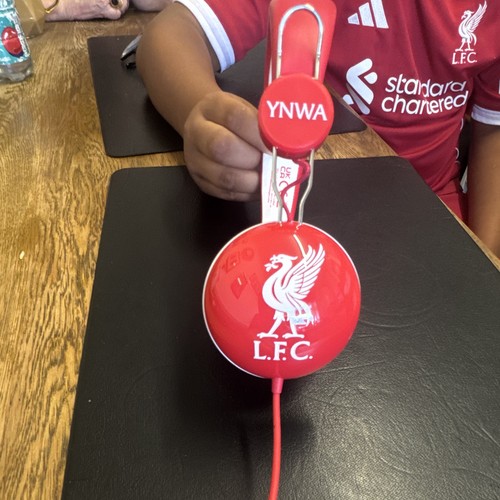 Liverpool beats ear - fc, on-ear