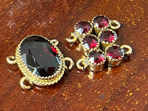 Antique 9ct gold garnet set