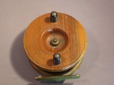 Vintage wooden centrepin