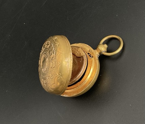 Brass tone metal pocket watch - brass,