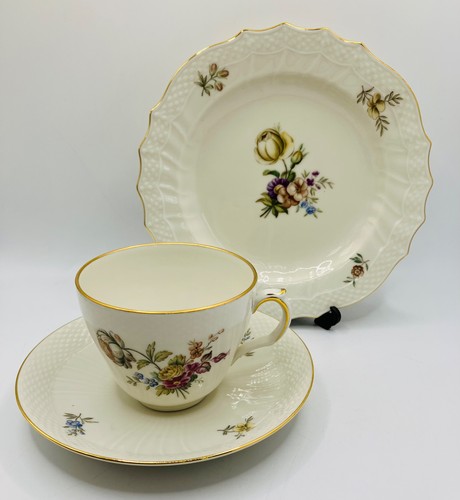 Stunning vintage royal - vintage,