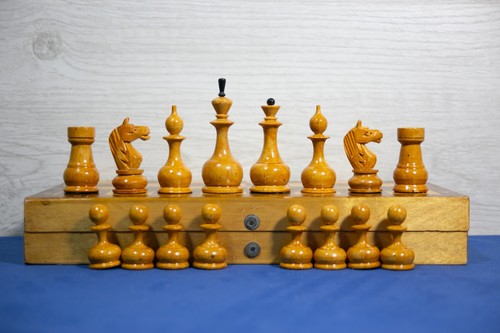 Rare wooden vintage chess set - wooden,