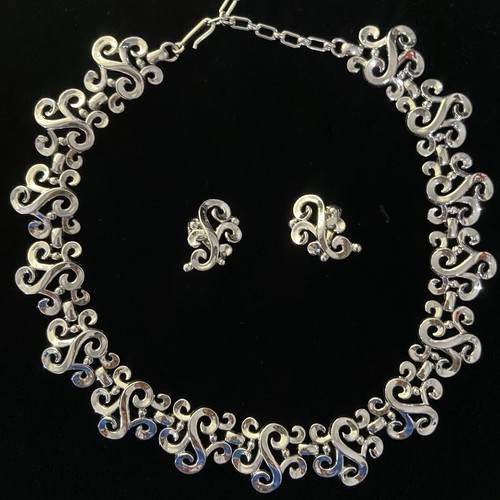 Silver tone trifari - trifari, necklace