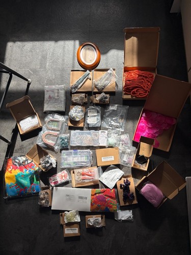Huge arts crafts supply - crafts, job