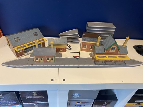 Hornby various stations - hornby,