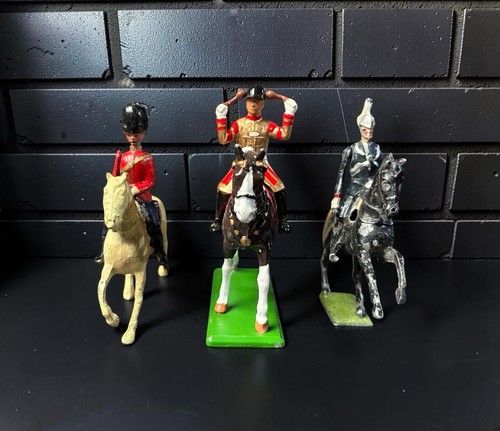 Vintage britains mounted - britains,