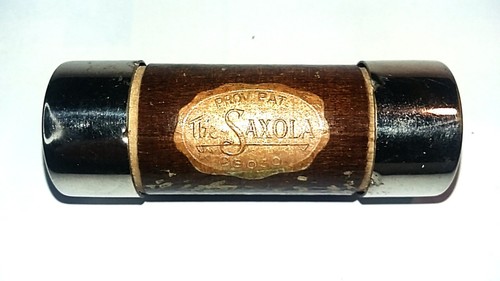 The saxola kazoo type - saxola, vocal