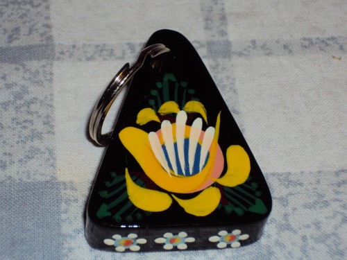 Triangular wooden key ring - triangular,