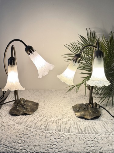 Vintage pair - date, 99/11)