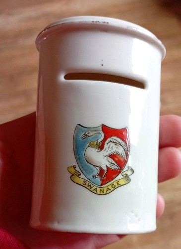 Swanage crested china - swanage,