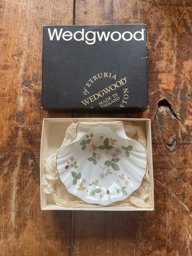 Wedgwood wild strawberry - strawberry, 15cm