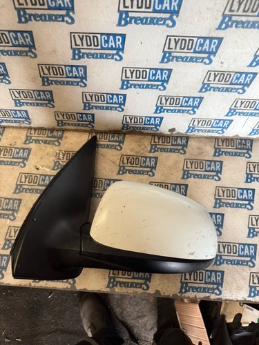 Hyundai i20 2011 white - hyundai,