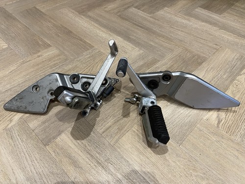 Suzuki gsf 600 bandit footrest - gsf,