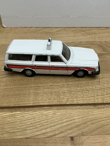 Dinky 122 volvo - dinky,