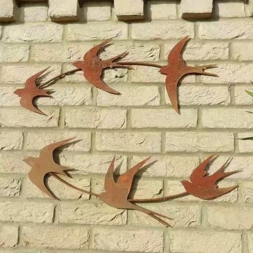 Set rusty birds flying - of,