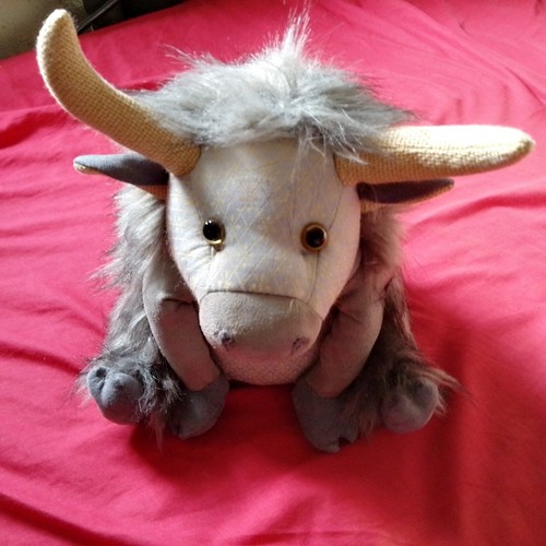 Dora designs doorstop angus - dora,
