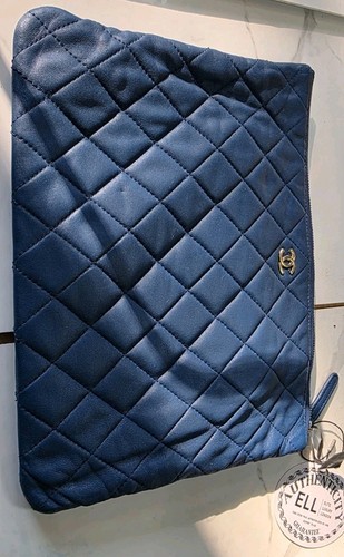 Chanel case medium blue - o-case,
