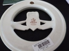 BELLEEK CHINA  CLADDAGH WALL