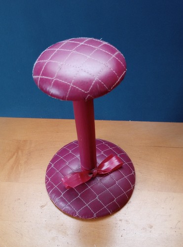 Vintage quilted hat wig - hat/, stand