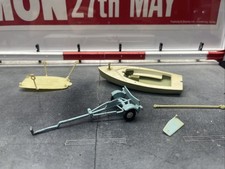 Triang Spot-on Dinghy & Trailer Diecast 135 in great condition