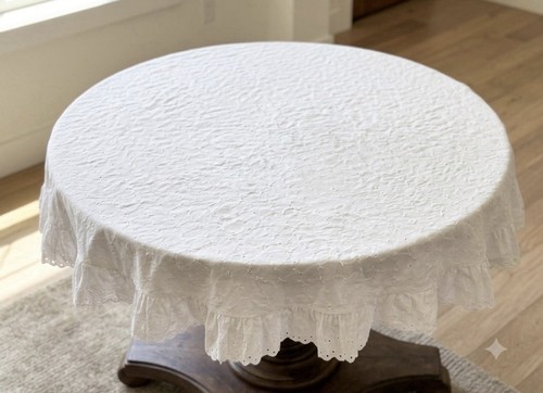 Vintage white round - white,