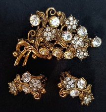 Stunning Retro Earrings & Brooch Set Glad Crystal Cut Rhinestones 