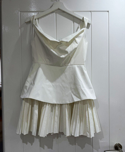 Oddmuse white short pleated - oddmuse,