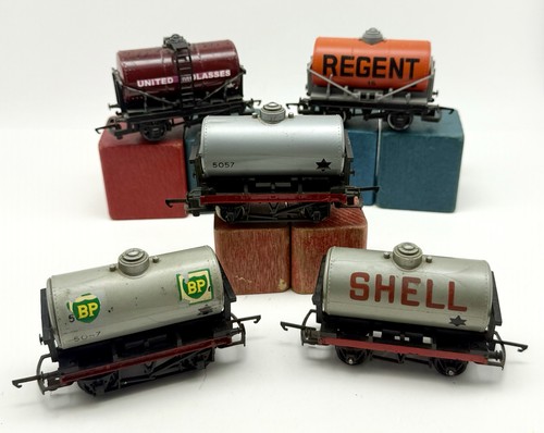 Vintage gauge tank wagons - vintage, oo