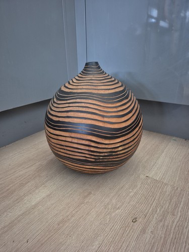 Turned wooden bulb vase - ,