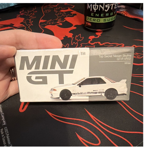 Damaged box mini gt - box,