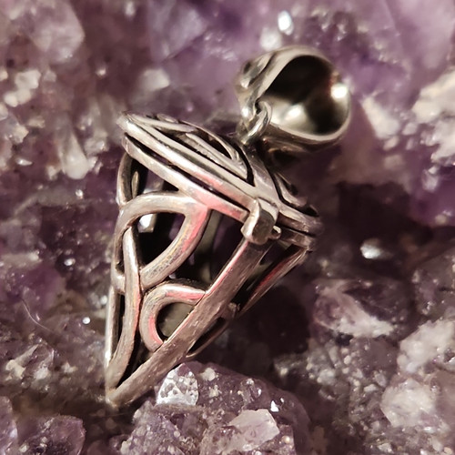 Vintage 925 signed triquetra - signed,