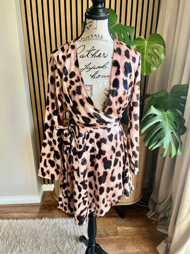 Dancing leopard wrap - dancing,